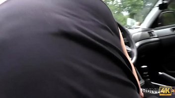 Preview 4 of Ovayphjmf - HUNT4K. Una ragazza bionda dalla mentalita sporca e felice di fare sesso per soldi