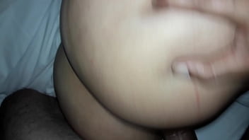 Preview 4 of Fuck While Talking In Phone - Del&iacute_cia outra vez levando rola de lado.... gemendo baixinho... ela d&aacute_ muito gostoso