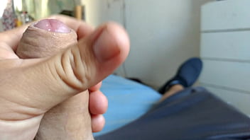 Preview 3 of Vahbiz Dorabjee Hot - Punheta de pau duro melado, cheio de tes&atilde_o