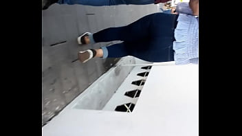 Preview 4 of Mia Khalifa And Alura Jenson - Chica nalgona en la calle