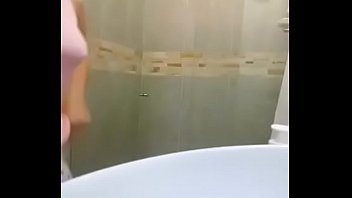 Preview 2 of Hot Pinoy Daddy Webcam - Espiando en el ba&ntilde_o