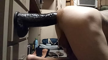 Preview 4 of Shiny Sayern - Bottomboyxs king dong dildo 2
