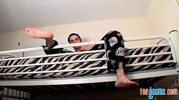 Preview 2 of Kiney Sex - Foot fetish twink Wiley shows off feet while wanking solo