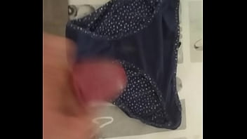 Preview 2 of Odia Sex Vedio Hd - corrida en bragas de mi mujer 25 (cum in pants of my wife)