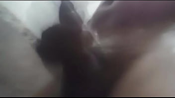 Preview 4 of Short Age Son And Mom Xnxx Video - En el ba&ntilde_o jalando mi verga