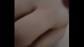 Preview 1 of Labia Gangbang - Le doy por el culo mientras se masturba