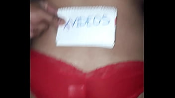 Preview 1 of 3 Girls Wank Boy - V&iacute_deo de verificaci&oacute_n