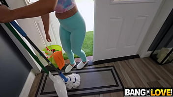 Preview 1 of Wwe Stephanie Mcmahon Sex Photos - Melz&#039_s Extra Duties: A Naked Cleaning for some Dollars