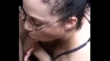 Preview 2 of Seachbest Thai - Coroa safada chupando gostoso
