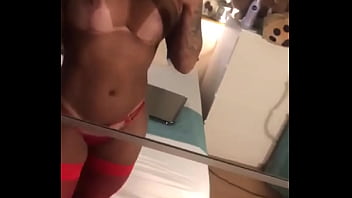 Preview 3 of Girl Seen Boy Dick In Bus - Talita a safada do Instagram mostrando os peitos