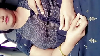 Preview 1 of Old Girl And Girls Xxx - marathi ladki ne apni choot me khoob ungli kiya