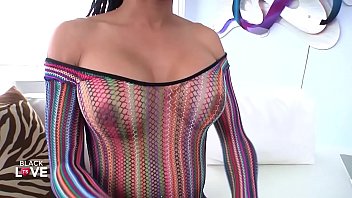 Preview 1 of Video Za Xxx Za Wazee - Massive shemale cock