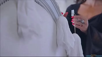 Preview 1 of Georgia Actress - Das Hexenbaby Venus Valencia sagt ihrem Stiefsohn,  dass sie ihn als Spielzeug f&uuml_r ihren Jungen haben m&ouml_chte
