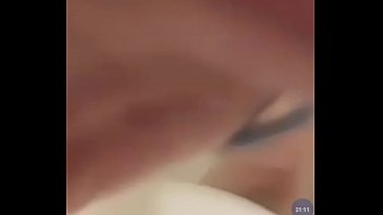 Preview 2 of Xnxx Fuck Girls Are Crrying - La chica se da una ducha
