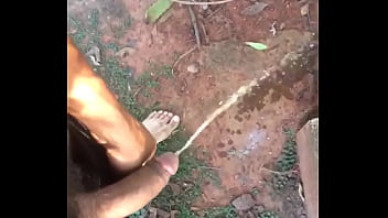 Preview 3 of Hide Cam Toilet Voyeur - Cowboy fazendo xixi