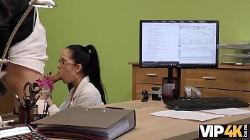 Preview 3 of Www Sex Date Com Mammy Se Sex - VIP4K. La futura estrella de rock recibe mucho dinero por sexo con un agente de prestamos