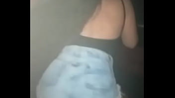 Preview 1 of Www Xxx Sexy Video Mp2 - Minha amiga safada rebolando a bunda no baile. Novinha safada #1
