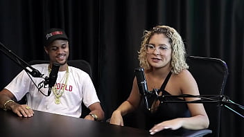 Preview 1 of Xxx Videos Com Mom - Tem a fama de &quot_Mestre da Putaria&quot_,  as situa&ccedil_&otilde_es estranhas com f&atilde_s,  elas viraram Mc&#039_s,  e no jogo de adivinhar... - Lutero,  B&aacute_rbara Sol e Bruna Ferrari (WATCH ON: SHEER/RED)