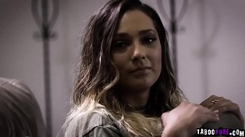 Preview 1 of Xnxx Sex In Zoo - Jaye Summers blowjobs her bad throbbing cock !
