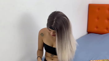 Preview 1 of Leah V - ENCUENTRO A LA PUTA DE MI MADRASTRA HABLANDO CON SU AMANTE Y A CAMBIO DE MI SILENCIO ME LE COMO SU CULO HASTA CORRERME EN ELLA