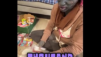 Preview 3 of Video Xxxxx Bf Hd 2017 - My lovely better half,  Lily lu Filmz,  is packing the stuff for the marathon! ?️️Who&rsquo_s your go-to partne...