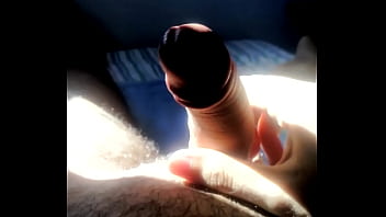 Preview 1 of Mom To - Punheta no Sol da Manh&atilde_
