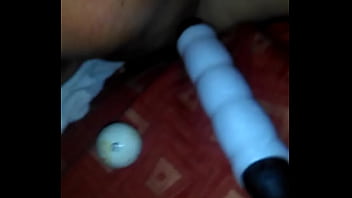 Preview 4 of French Gay Art - Se mete una pelotita de golf en el amo