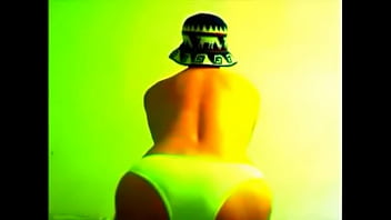 Preview 4 of Nikkis Opening Wide - video2