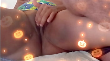 Preview 4 of Nadia Ali Xvideo - Na cama com a bruxa da minha madrasta no halloween