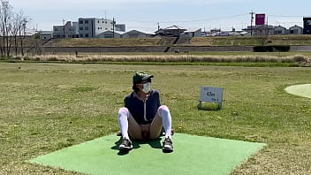Preview 4 of Pakistani Pasto Xxx - 女装子まゆちゃんが河川敷の公園で向こう岸に人がいるのもお構いなしにはだかになって大股開きを繰り広げて日中の露出プレイを楽しんでいる