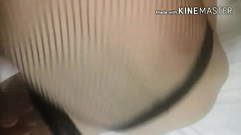 Preview 3 of Moms Towel Falls Off - Culo caliente