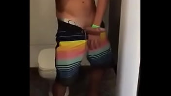 Preview 1 of Teen Real Kidnapping - Boy do corp&atilde_o exibindo o pau