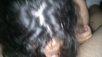 Preview 2 of Xvideos Rough - Annie safada babando no pau do vizinho dentro do carro parte 2