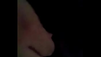 Preview 1 of Doggy B Linh 2k5 - Gordita se mete cepillo de dientes