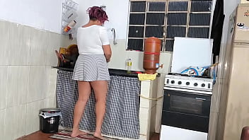 Preview 2 of Sexyvibos Pila - fui lavar a lou&ccedil_a e dei para o meu amigo