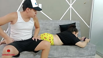 Preview 1 of Risa Murakami Lesbian Sex Video - masaje a mi hermanastra sale mal me la termino follando duro