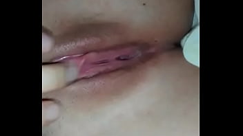 Preview 2 of Weird Bitch - Buceta Rosa de novinha