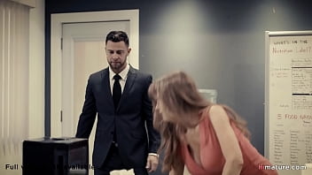 Preview 1 of Desi Babei Com - Older And Loyal Employee Meets The Young Boss - Darla Crane