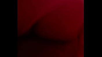 Preview 1 of Bdsm In Urinal - Magrinha Sentando Forte