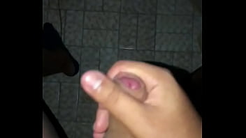 Preview 1 of Dmoi Le4 - Novinho batendo uma rapidinha