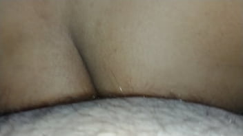 Preview 1 of Mom And Son Piss While Fucking - Morena gostosa !!!  Que buceta quente .