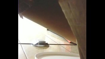 Preview 4 of Hot Big Bum Xxx - Novinha no banheiro
