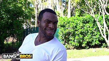 Preview 2 of Samal Baby And Mom Big Boobs Xxx - BANGBROS - Kelsi Monroe Twerks Her Big Ass While Washing A Car Then Takes Dick From Rome Major