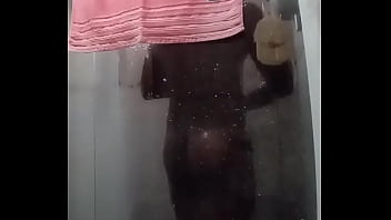 Preview 3 of Wife Trys Black - Bunda Boa no Banho