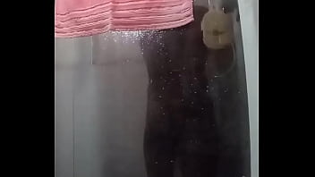 Preview 1 of Wife Trys Black - Bunda Boa no Banho