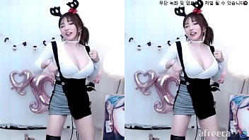 Preview 4 of Telugu Xvideos Downloading - Jeehyeoun dances sexily #1