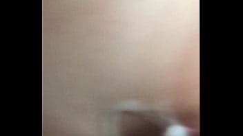 Preview 3 of Mom Naked Son Sleep Share Bed - Marido gozando na bunda da esposa