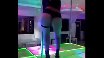Preview 1 of Family Holiday Vacation - Bailando en Empo 3