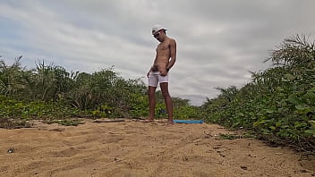 Preview 4 of Kim Ksex - Punheta e Gozada na Praia