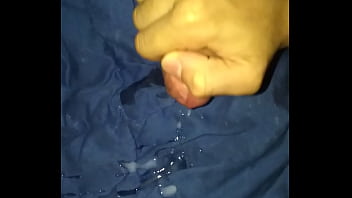 Preview 3 of Lesbain Walker - Novinho gozando antes de dormir